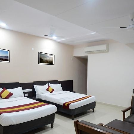 Dwaraka Inn Visakhapatnam Ngoại thất bức ảnh