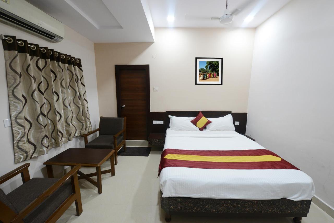 Dwaraka Inn Visakhapatnam Ngoại thất bức ảnh